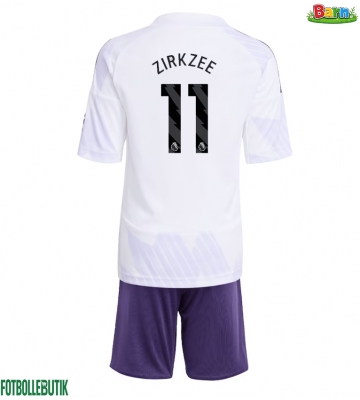 Manchester United Joshua Zirkzee #11 Bortaställ Barn 2025-26 Kortärmad (+ Korta byxor)